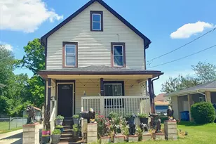 223 N Sumner Ave, Aurora, IL 60505 - Photo 1