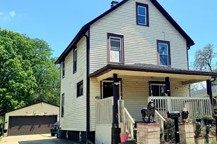 223 N Sumner Ave, Aurora, IL 60505 - Photo 2