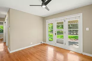 325 Lambert Rd, Glen Ellyn, IL 60137 - Photo 16