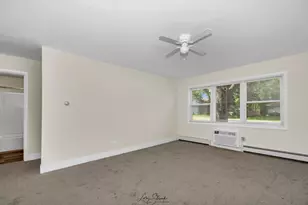 902 3rd St, McHenry, IL 60050 - Photo 2
