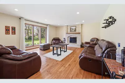 406 Woodview Drive, Prospect Heights, IL 60070 - Photo 12