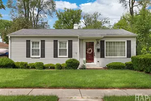 486 St Marys Pkwy, Buffalo Grove, IL 60089 - Photo 2