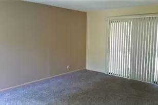 2275 Country Club Dr, Woodridge, IL 60517 - Photo 2