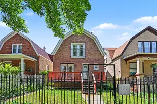 850 N Keystone Ave, Chicago, IL 60651 - Photo 2
