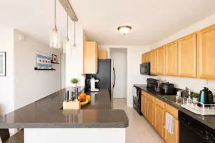 655 W Irving Park Rd, Chicago, IL 60613 - Photo 10