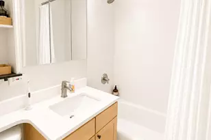 655 W Irving Park Rd, Chicago, IL 60613 - Photo 12