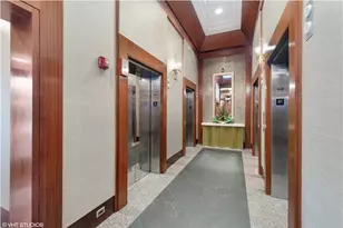 33 W Ontario St, Chicago, IL 60654 - Photo 6