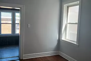 5633 N Artesian Ave, Chicago, IL 60659 - Photo 8