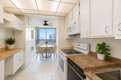 4170 N Marine Drive #12J, Chicago, IL 60613 - Photo 4