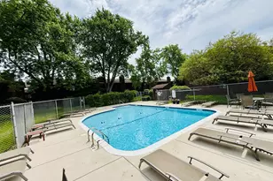 414 S Dee Rd, Park Ridge, IL 60068 - Photo 2