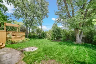 1105 N Hemlock Ln, Mount Prospect, IL 60056 - Photo 34