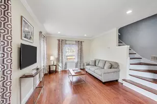 402 N Main St, Mount Prospect, IL 60056 - Photo 2