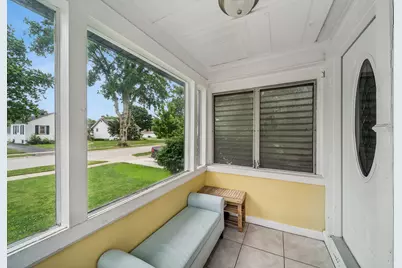 134 S Pick Avenue, Elmhurst, IL 60126 - Photo 2