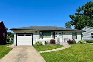 203 Oneill St, Joliet, IL 60436 - Photo 2