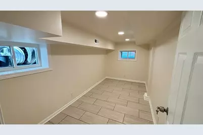 2750 S Sacramento Avenue, Chicago, IL 60623 - Photo 22