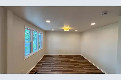 2750 S Sacramento Avenue, Chicago, IL 60623 - Photo 2