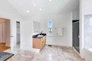 2157 W Erie St, Chicago, IL 60612 - Photo 30