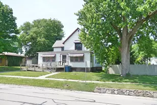 313 N 5th St, Watseka, IL 60970 - Photo 2