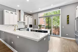 2631 N Hartland Ct, Chicago, IL 60614 - Photo 12