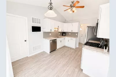 828 Huron Court, Carol Stream, IL 60188 - Photo 6