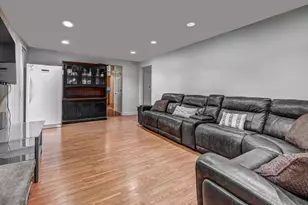 11 Birchwood Ave, Deerfield, IL 60015 - Photo 8