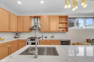 1718 W Superior St, Chicago, IL 60622 - Photo 18