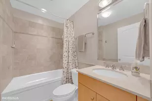 1718 W Superior St, Chicago, IL 60622 - Photo 46
