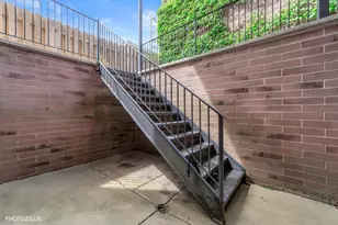 1718 W Superior St, Chicago, IL 60622 - Photo 52