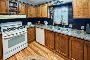 38569 N Sheridan Rd, Beach Park, IL 60099 - Photo 8