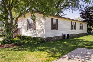 38569 N Sheridan Rd, Beach Park, IL 60099 - Photo 4