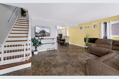 9115 N Gross Point Road, Skokie, IL 60077 - Photo 4
