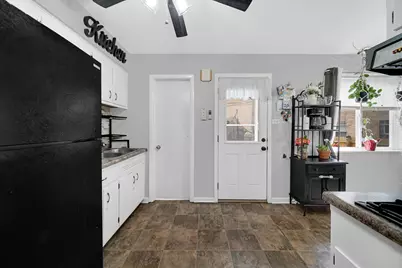 9115 N Gross Point Road, Skokie, IL 60077 - Photo 8