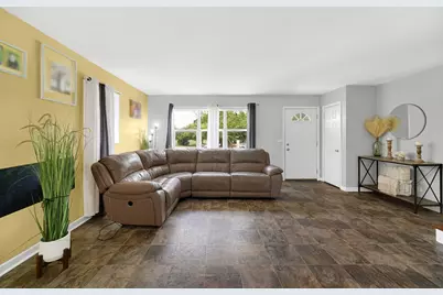 9115 N Gross Point Road, Skokie, IL 60077 - Photo 6