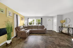 9115 N Gross Point Rd, Skokie, IL 60077 - Photo 6