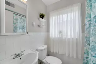 9115 N Gross Point Rd, Skokie, IL 60077 - Photo 10