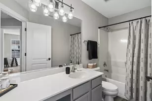 222 Bakers Dr W, Lakemoor, IL 60051 - Photo 12