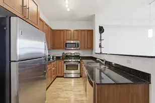 3140 N Sheffield Ave, Chicago, IL 60657 - Photo 10