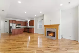 7018 N Ashland Blvd, Chicago, IL 60626 - Photo 2