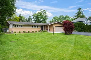 16 S Maple Ln, Prospect Heights, IL 60070 - Photo 1