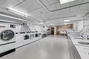 708 W Bittersweet Pl, Chicago, IL 60613 - Photo 26