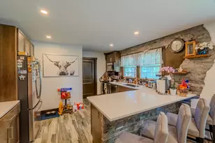 680 Indian Spring Ln, Buffalo Grove, IL 60089 - Photo 6