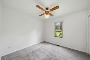 33847 N Prospect Dr, Grayslake, IL 60030 - Photo 16