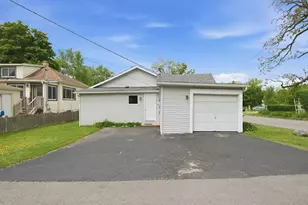 33847 N Prospect Dr, Grayslake, IL 60030 - Photo 2