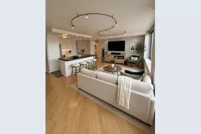 1255 N Sandburg Terrace #2210, Chicago, IL 60610 - Photo 4