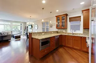 2912 N Sheffield Ave, Chicago, IL 60657 - Photo 10