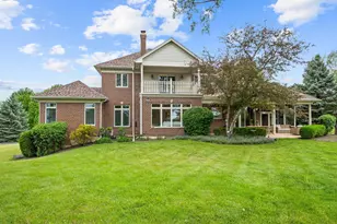 10N767 Newport Ct, Elgin, IL 60124 - Photo 4