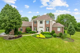10N767 Newport Ct, Elgin, IL 60124 - Photo 2
