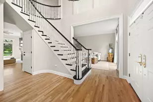 10N767 Newport Ct, Elgin, IL 60124 - Photo 6