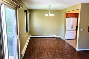 2431 E Brandenberry Ct, Arlington Heights, IL 60004 - Photo 8