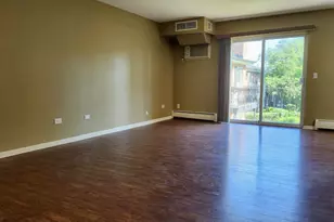 2431 E Brandenberry Ct, Arlington Heights, IL 60004 - Photo 6